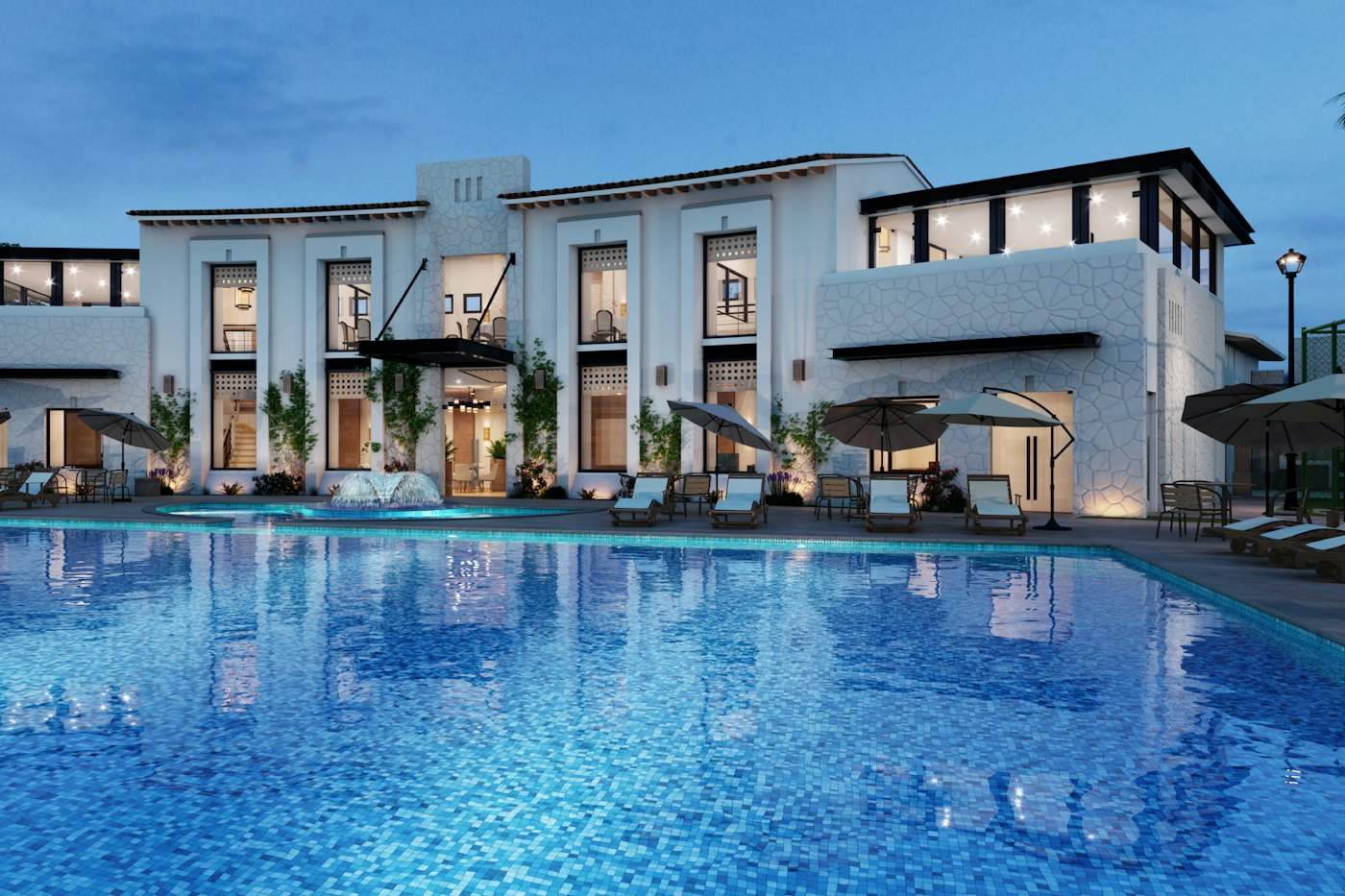 Piscina de un hotel mediterráneo al atardecer